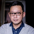 不能完全抑制欲望的徐娘半老感到潮湿